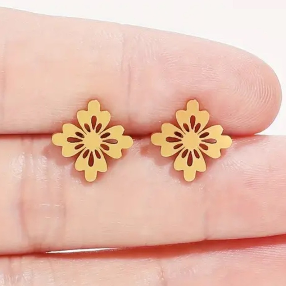 Ornate Intricate Flower Gold Toned Stud Earrings